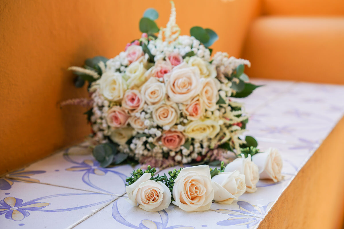 bouquet sposa e corsage damigelle