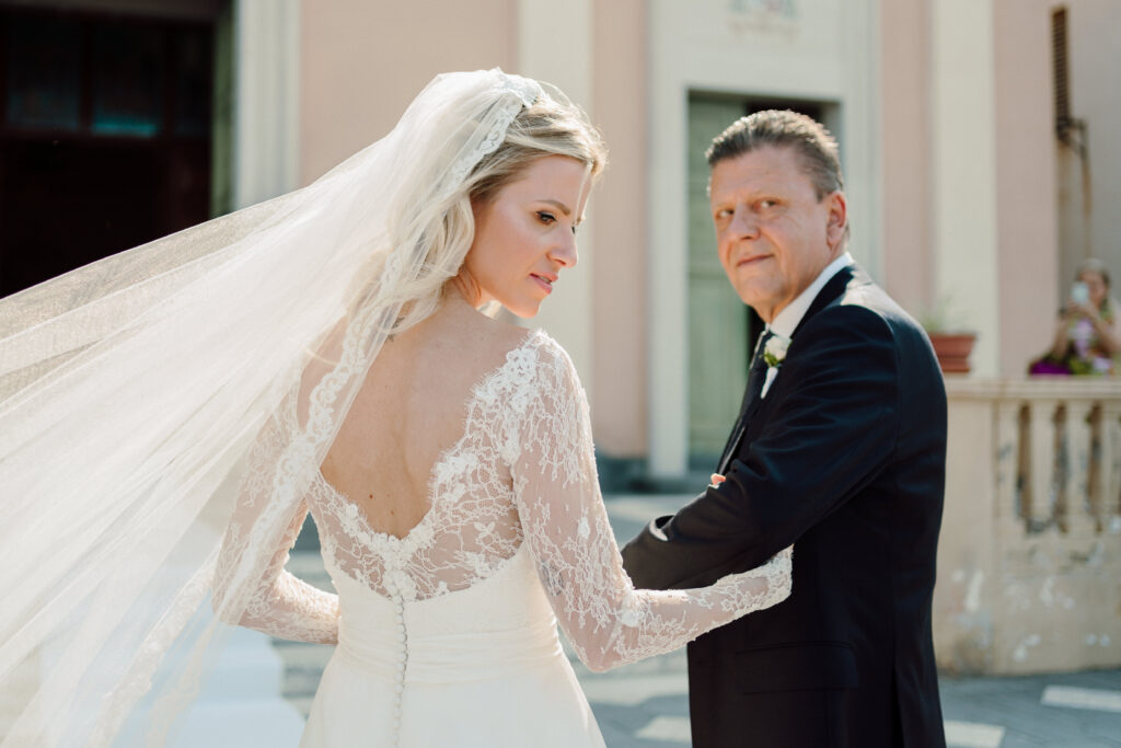 arrivo-sposa-in-chiesa